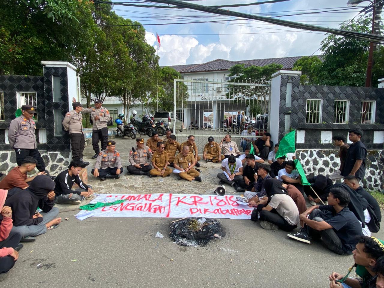 KUMALA Rangkasbitung Soroti Ketimpangan Pendidikan di Lebak, Desak Audit Dana BOS